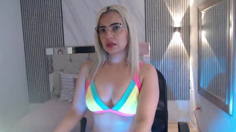 Snapshot of julieta__fox_ chatting on July 2026 03:15:01 AM julieta__fox_ online show from July 2026 03:15:01 AM