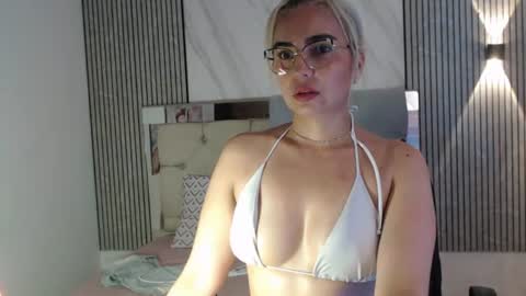 Snapshot of julieta__fox_ chatting on July 2026 09:36:02 PM julieta__fox_ online show from July 2026 09:36:02 PM
