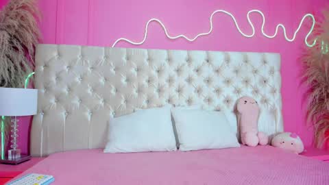 Julieta  online show from April 2026 12:06:02 PM