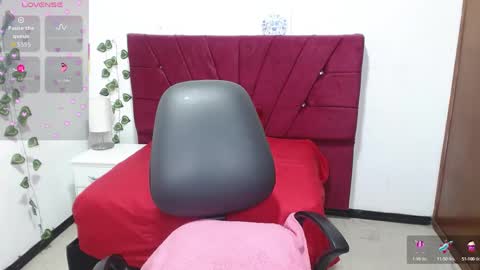 julieta_curvy69 online show from September 2025 12:17:01 PM