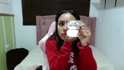 Snapshot of julieta_fn chatting on July 2026 01:06:02 PM julieta_fn online show from July 2026 01:06:02 PM