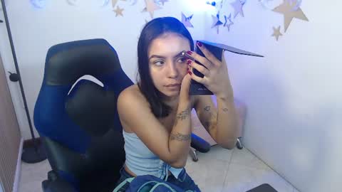 Snapshot of julieta_fn chatting on July 2026 02:14:02 PM julieta_fn online show from July 2026 02:14:02 PM