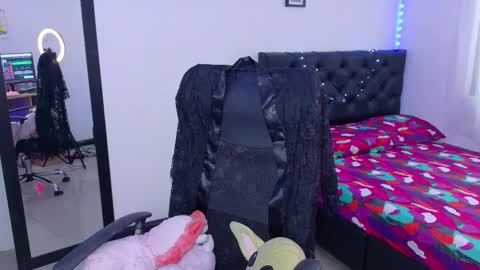 Julieta online show from December 2025 02:15:01 PM