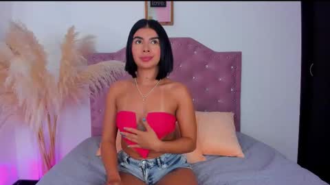 Julieth Gomez online show from November 2025 03:19:01 AM