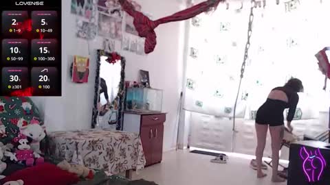 Julieta Jaguar online show from December 2025 04:00:01 PM