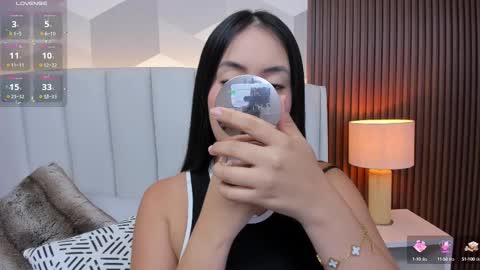 Julieta Santos online show from March 2025 06:48:01 PM