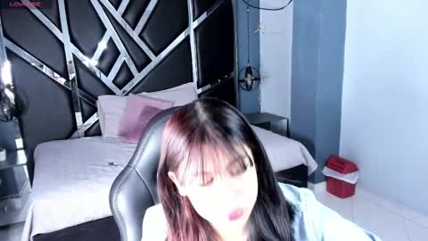 Julieth  online show from October 2025 11:52:02 AM