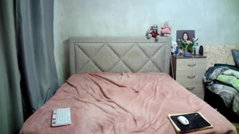 Julietkitty online show from February 2025 12:39:01 PM