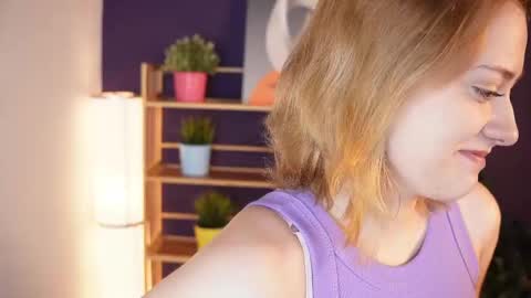 Mia online show from September 2025 03:17:02 AM