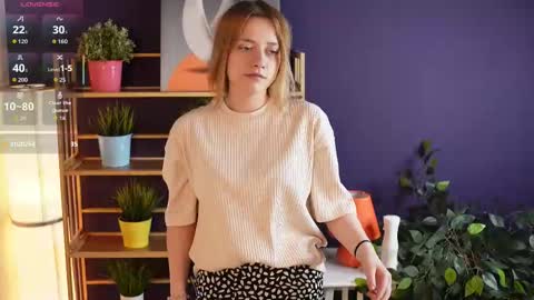 Mia online show from September 2025 03:17:02 AM