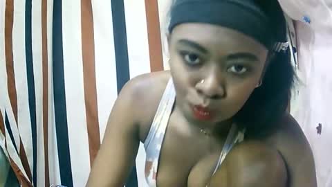 juliette9794 online show from November 2025 02:13:01 PM