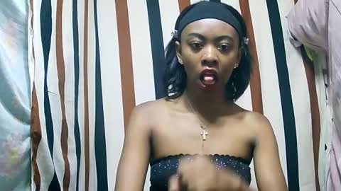 juliette9794 online show from November 2025 09:42:02 PM