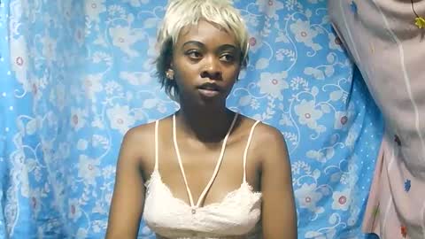 juliette9794 online show from November 2025 06:54:01 PM