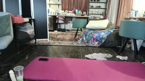 Here most days 3 online show from January 2025 02:49:02 AM