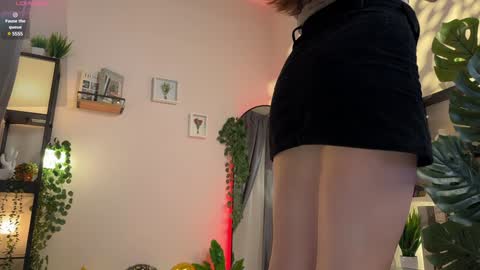 Snapshot of juliette_junson chatting on December 2024 04:05:02 PM Julie online show from December 2024 04:05:02 PM