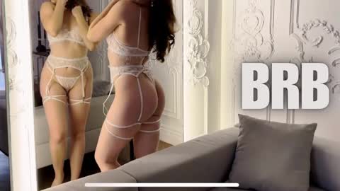 Snapshot of juliette_junson chatting on February 2025 07:05:02 PM Julie online show from February 2025 07:05:02 PM