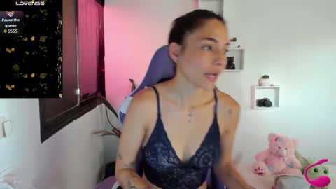 Snapshot of juliette_sweet05 chatting on February 2026 02:27:01 PM juliette online show from February 2026 02:27:01 PM