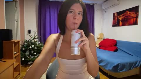 Rose online show from December 2025 11:37:02 AM