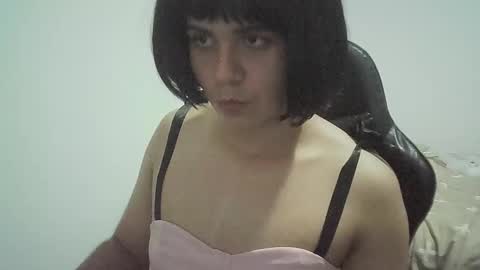 Snapshot of juligurlygirly chatting on November 2025 03:39:02 AM juligurlygirly online show from November 2025 03:39:02 AM