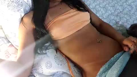 julinhaaq online show from November 2025 03:56:02 PM