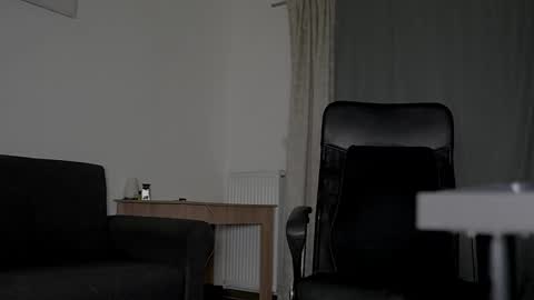 JULiUS   online show from October 2025 06:50:01 PM