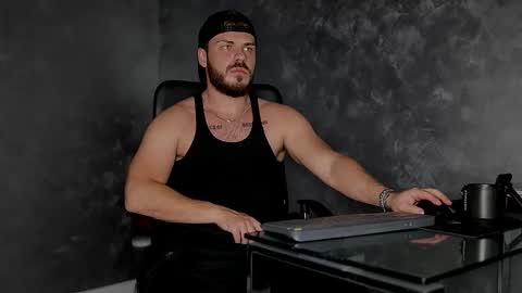 JULiUS   online show from November 2025 10:12:01 PM