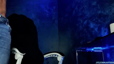 JULiUS   online show from March 2026 07:52:01 PM