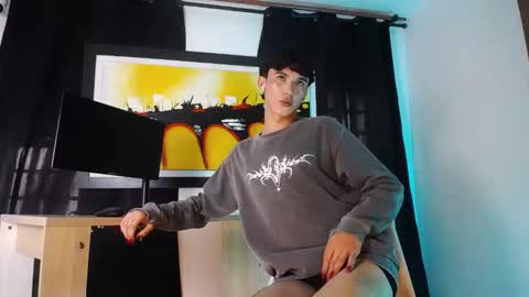 jullian online show from March 2026 07:32:01 PM