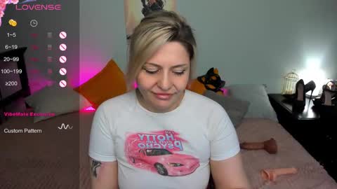 Snapshot of jully_rox chatting on February 2025 03:19:01 PM Jully online show from February 2025 03:19:01 PM