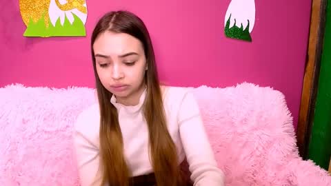 Snapshot of jullymood chatting on April 2026 06:00:02 AM DoubleCherry online show from April 2026 06:00:02 AM