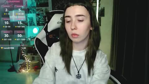 Snapshot of julscinamon chatting on December 2025 05:51:01 PM Baroness Von Cringe online show from December 2025 05:51:01 PM