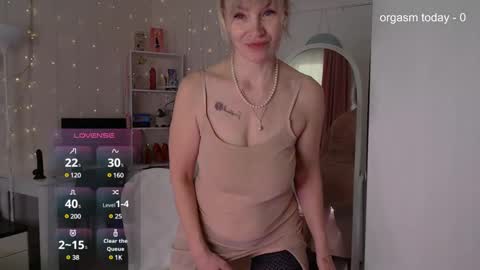 Julia online show from February 2025 05:24:01 AM