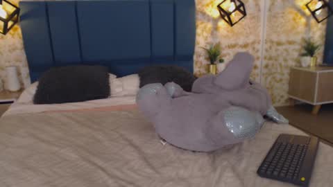 Julietha  online show from December 2024 11:39:01 PM