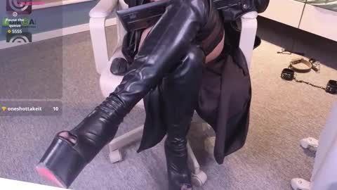 Julya Mistress online show from February 2025 04:33:02 PM