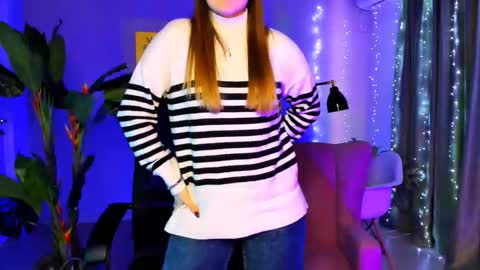 junewoods online show from December 2025 06:28:01 AM