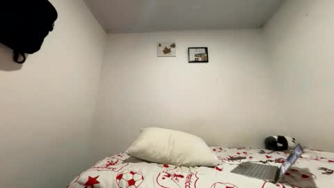 junior_osorio_2 online show from February 2026 03:43:01 AM