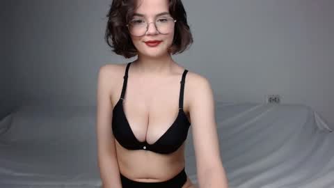 JunneWers online show from January 2025 05:53:01 PM