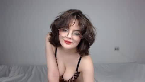 JunneWers online show from February 2025 07:10:01 PM