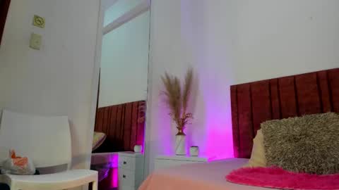 Jupiter Fox online show from September 2025 11:51:01 PM