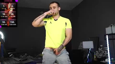 Snapshot of just_hairy_man chatting on June 2026 07:16:02 PM Kurt online show from June 2026 07:16:02 PM