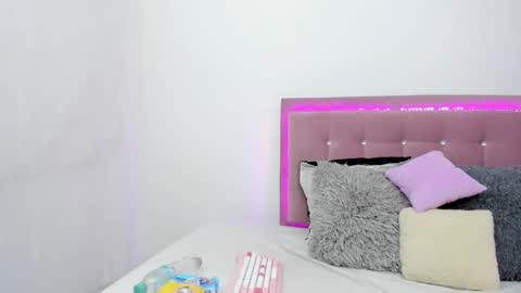 Snapshot of just_isa chatting on December 2024 12:13:01 AM Isa y Luci online show from December 2024 12:13:01 AM