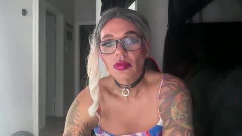Justagirlboy online show from May 2026 02:19:02 AM