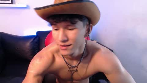 JUSTIN ANDREW online show from October 2025 09:05:02 PM