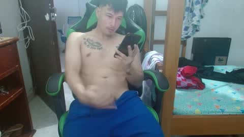 justin_taylor02 online show from October 2025 12:15:01 PM