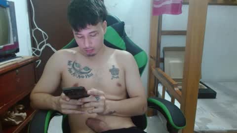 justin_taylor02 online show from October 2025 01:53:02 PM