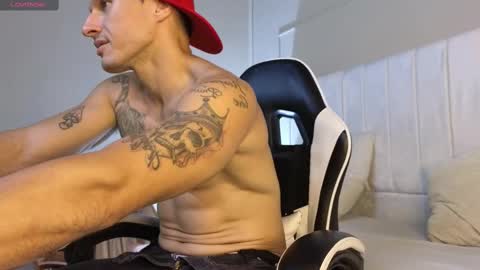 Justin  online show from October 2025 03:18:01 AM