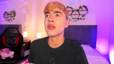 Justin online show from November 2025 11:20:02 AM