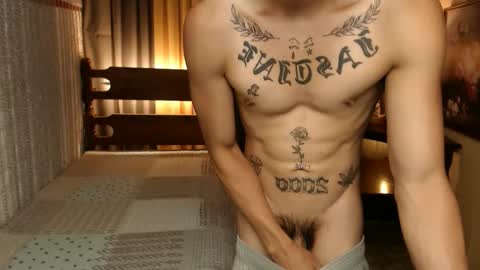 justine_hunk online show from December 2024 04:32:02 AM