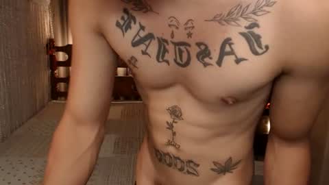 justine_hunk online show from June 2026 06:01:01 AM
