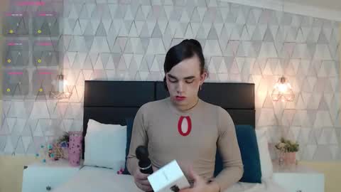 Justine online show from September 2025 03:06:02 AM